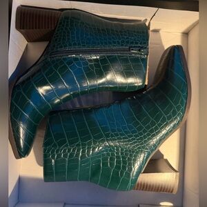INC Green Croc Embossed Ankle Boots | Square Toe Block Heel Booties | NIB | 5.5